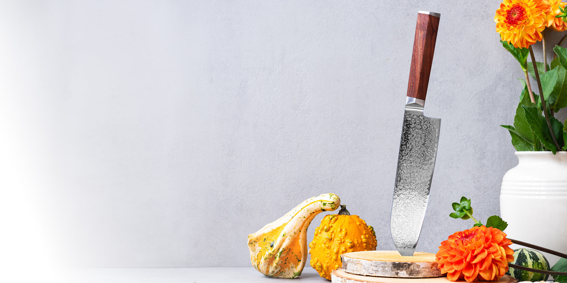 Gemüse schneiden mit Damast Santokumesser